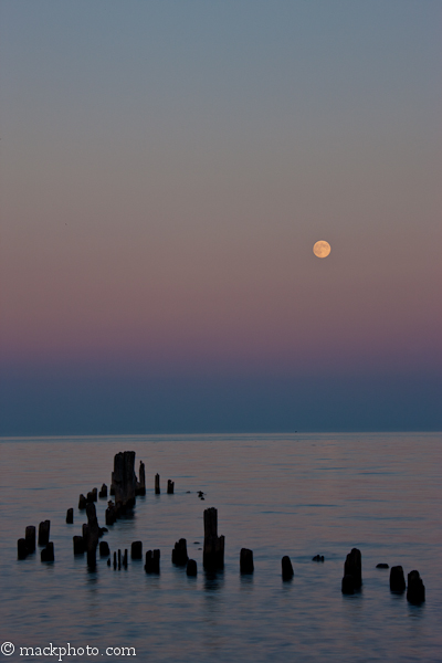 Moonrise, Lighthouse Beach